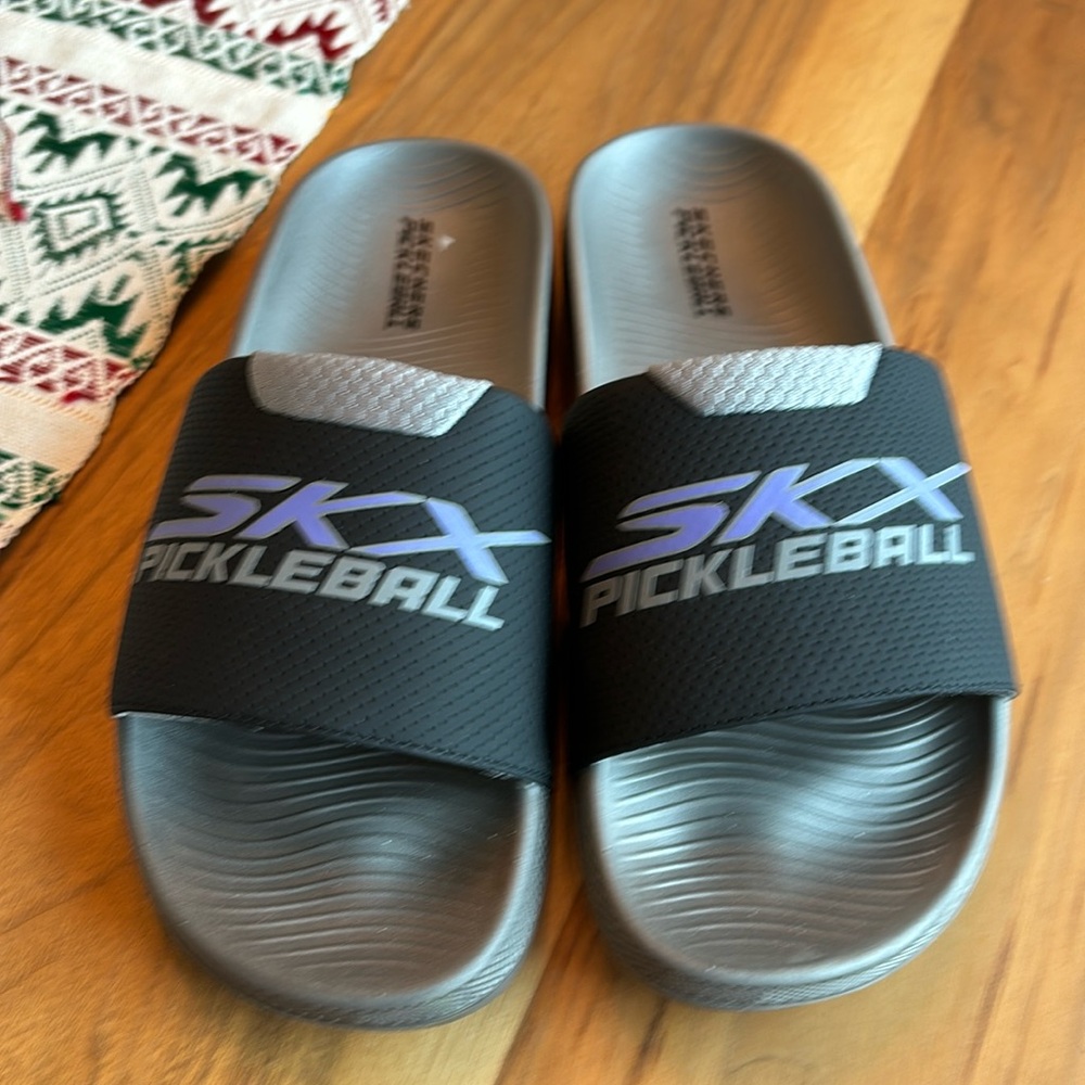Skechers Size 9 Pickleball Slides